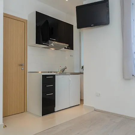 Nevenka Apartments Сплит