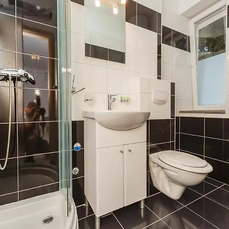 Nevenka Apartments Отель Сплит
